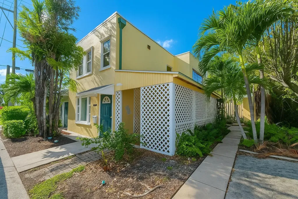415 6th Avenue N Lake Worth Beach FL 33460