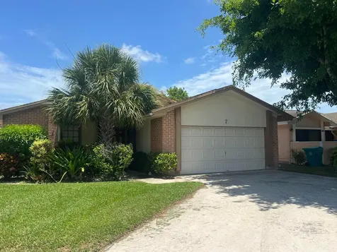 7 Islington Place Boynton Beach FL 33426