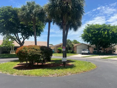 7 Islington Place Boynton Beach FL 33426
