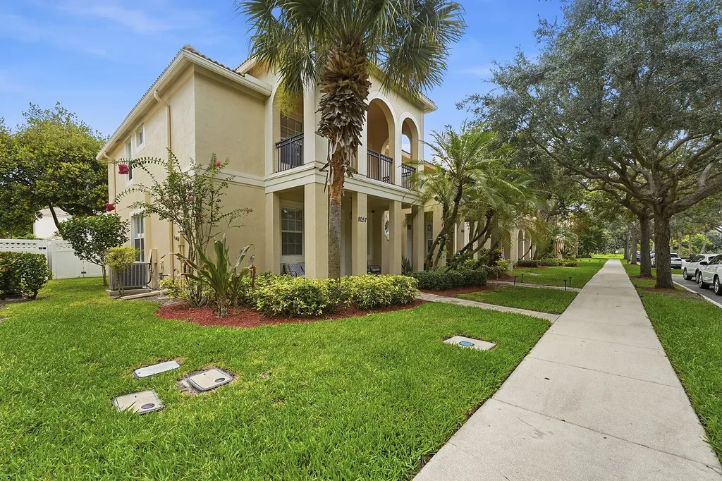 8057 Murano Circle Palm Beach Gardens FL 33418