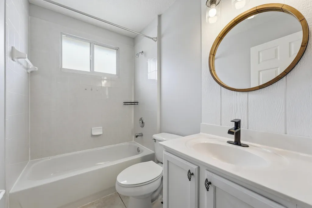 8057 Murano Circle Palm Beach Gardens FL 33418