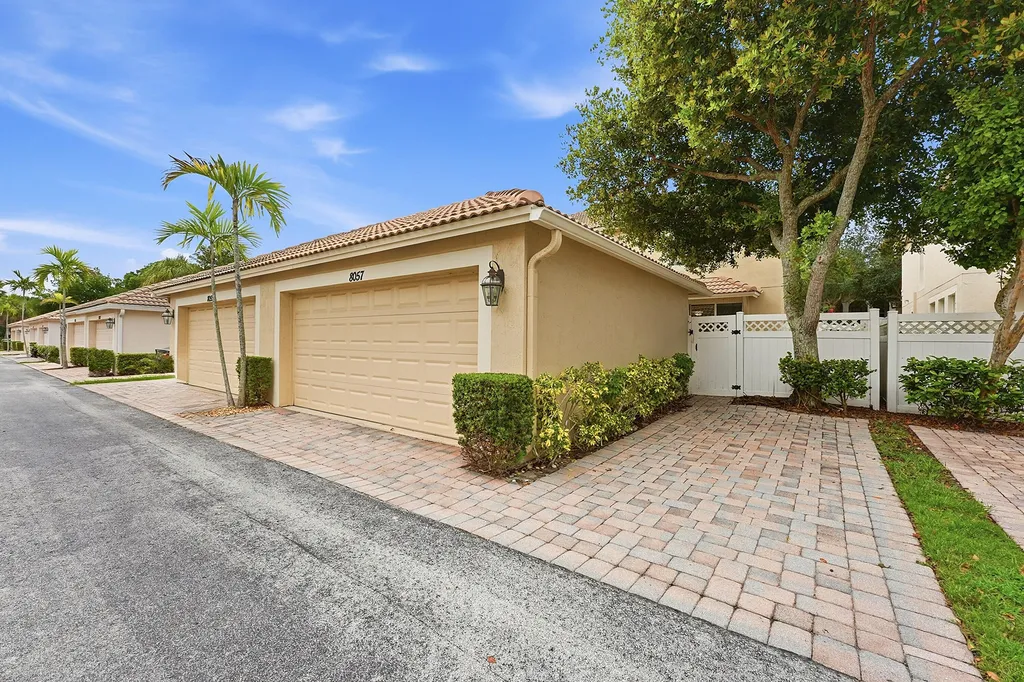 8057 Murano Circle Palm Beach Gardens FL 33418