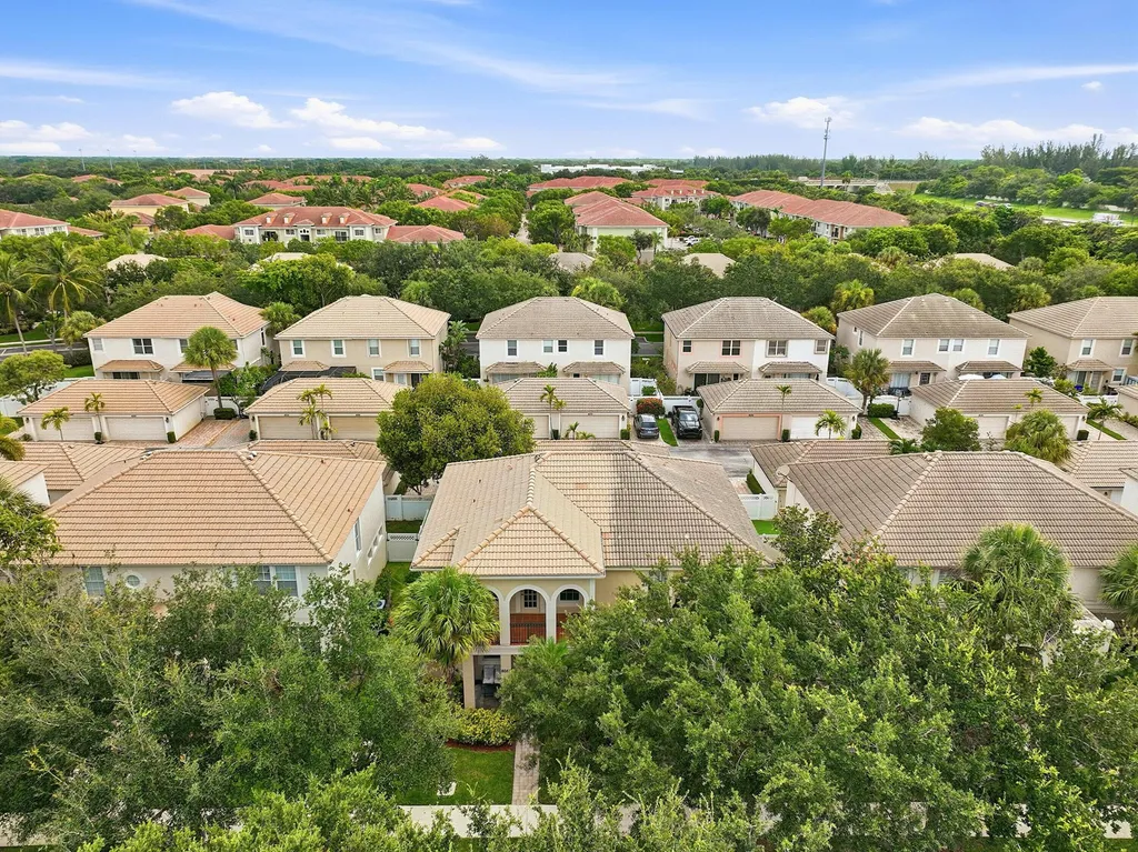 8057 Murano Circle Palm Beach Gardens FL 33418
