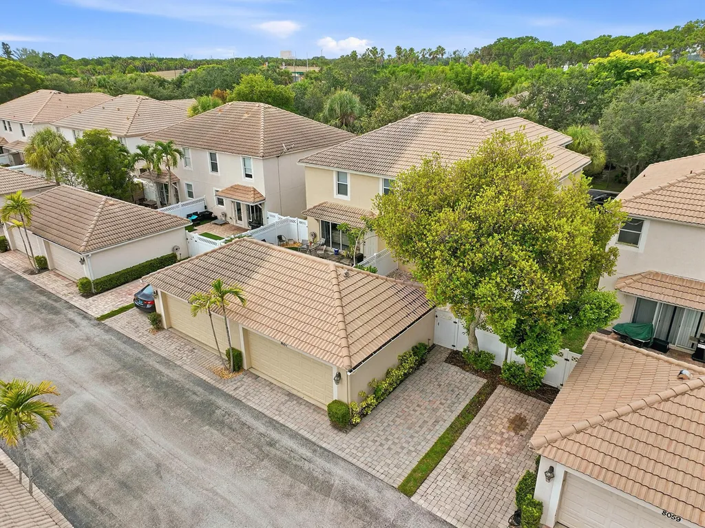 8057 Murano Circle Palm Beach Gardens FL 33418