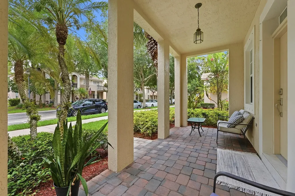 8057 Murano Circle Palm Beach Gardens FL 33418