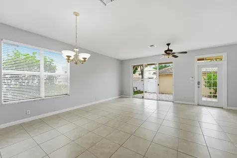 8057 Murano Circle Palm Beach Gardens FL 33418
