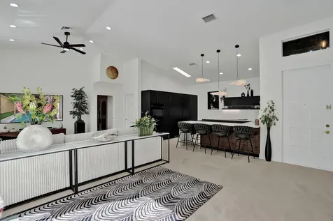 5860 NW 120th Avenue Coral Springs FL 33076