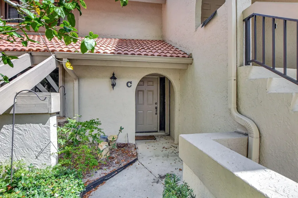 5640 Coach House Circle Boca Raton FL 33486