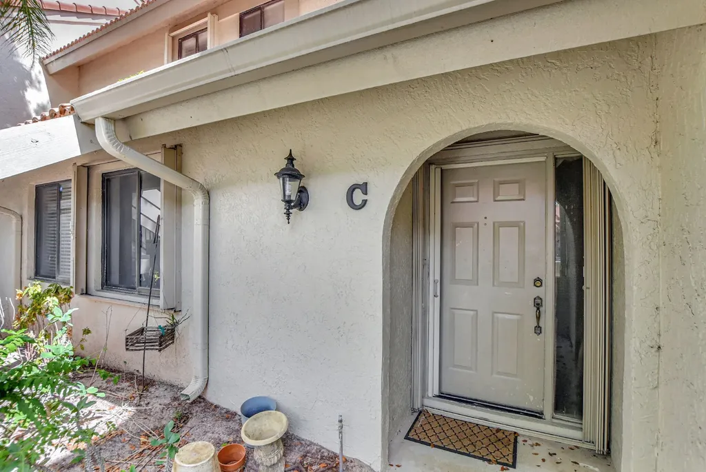 5640 Coach House Circle Boca Raton FL 33486