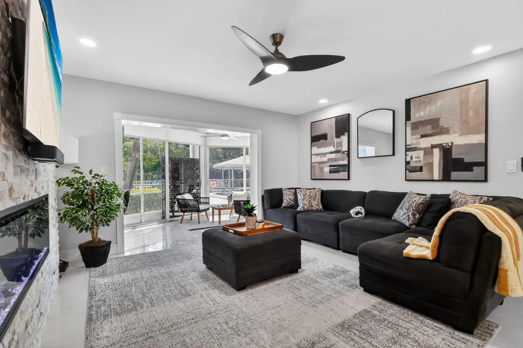 700 NE Harbour Terrace Boca Raton FL 33431
