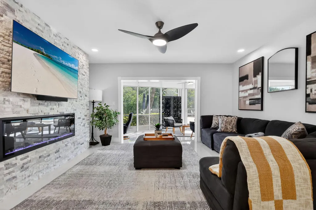 700 NE Harbour Terrace Boca Raton FL 33431