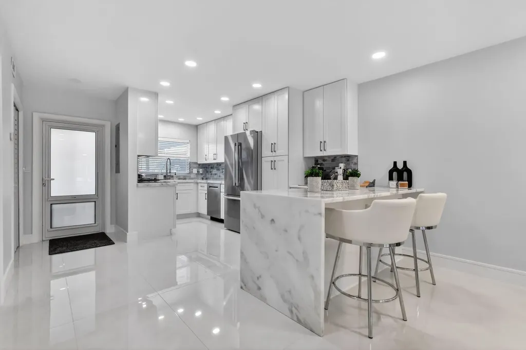 700 NE Harbour Terrace Boca Raton FL 33431