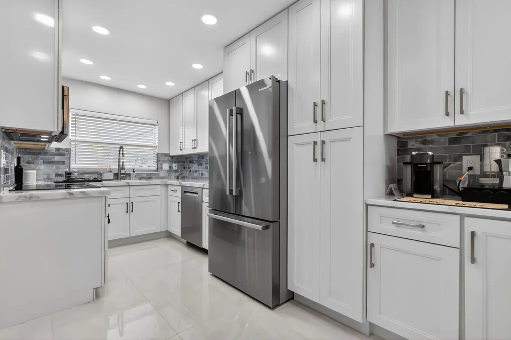 700 NE Harbour Terrace Boca Raton FL 33431