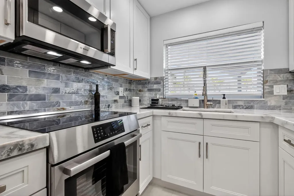 700 NE Harbour Terrace Boca Raton FL 33431