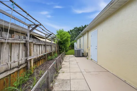 3772 SE Upper Street Stuart FL 34997