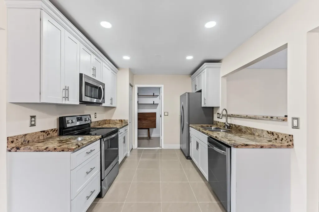 18443 Ruffian Way Boca Raton FL 33496