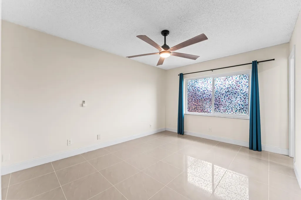 18443 Ruffian Way Boca Raton FL 33496