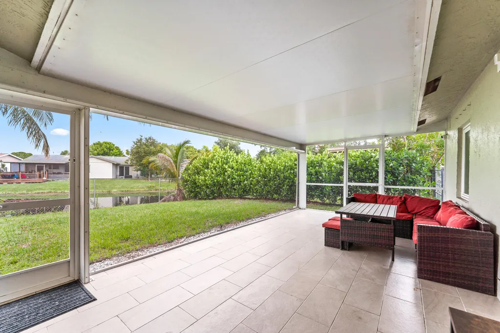 18443 Ruffian Way Boca Raton FL 33496