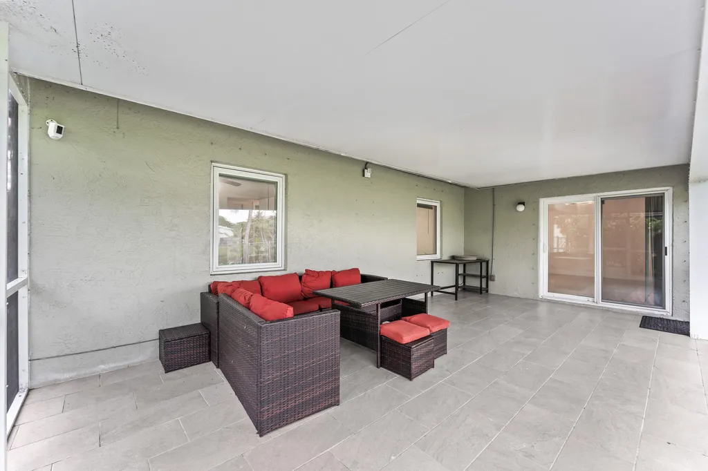 18443 Ruffian Way Boca Raton FL 33496