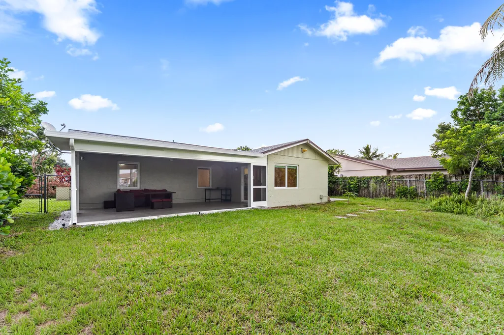 18443 Ruffian Way Boca Raton FL 33496
