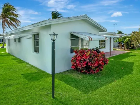 121 NW 31st Court Pompano Beach FL 33064