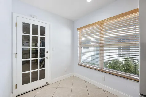 8821 Lake Park Circle N Davie FL 33328