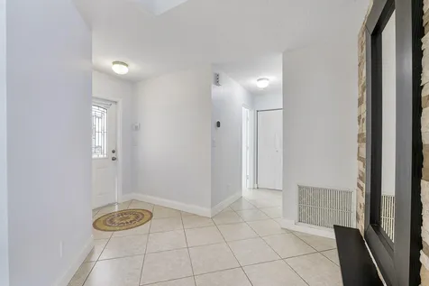 8821 Lake Park Circle N Davie FL 33328