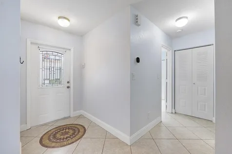 8821 Lake Park Circle N Davie FL 33328