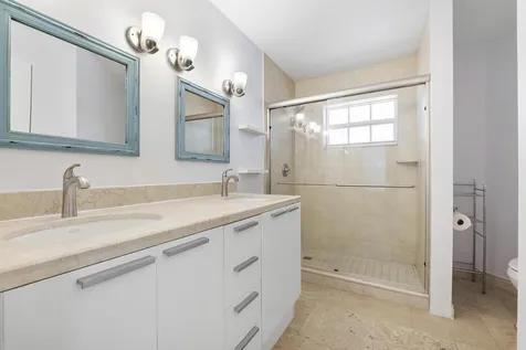 8821 Lake Park Circle N Davie FL 33328
