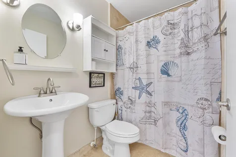 8821 Lake Park Circle N Davie FL 33328