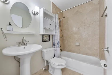 8821 Lake Park Circle N Davie FL 33328