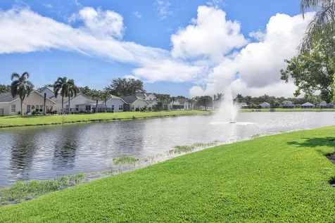 8821 Lake Park Circle N Davie FL 33328