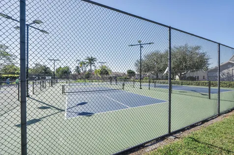 8821 Lake Park Circle N Davie FL 33328