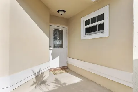 8821 Lake Park Circle N Davie FL 33328