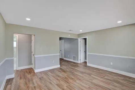 2145 NW 100th Street NW Miami FL 33147