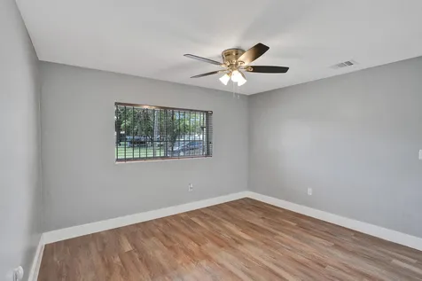 2145 NW 100th Street NW Miami FL 33147