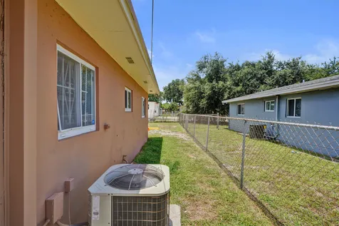 2145 NW 100th Street NW Miami FL 33147