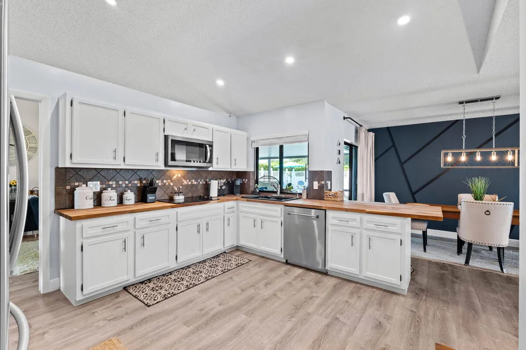 5071 Whitewood Way Lake Worth FL 33467