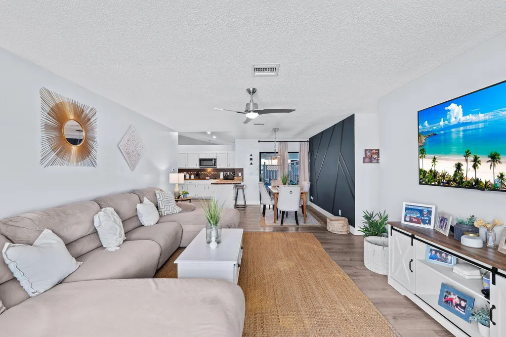 5071 Whitewood Way Lake Worth FL 33467
