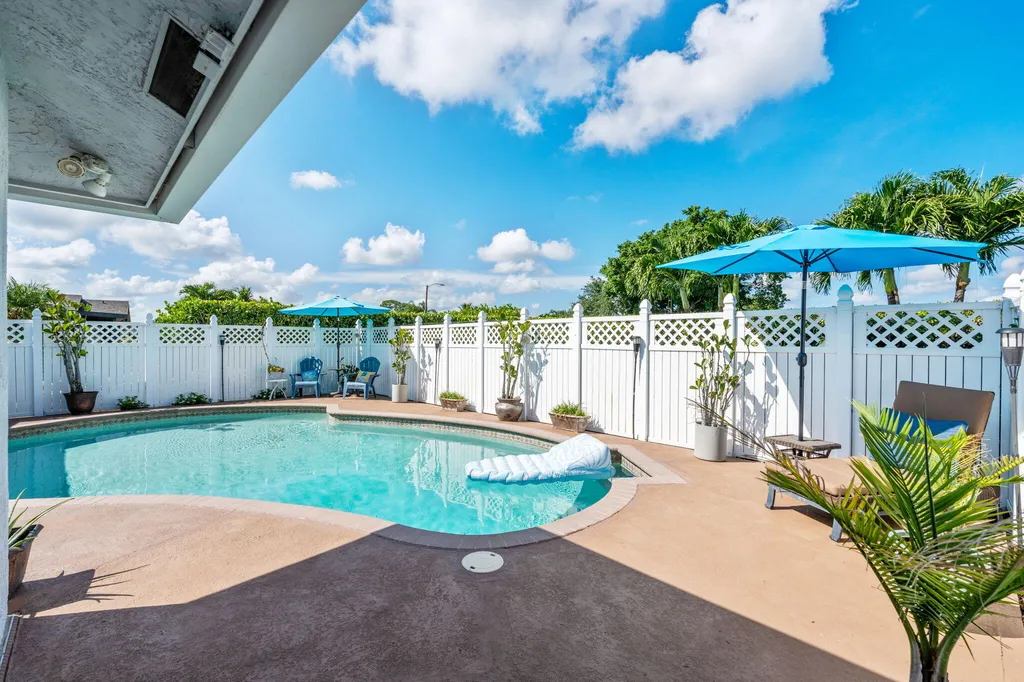 5071 Whitewood Way Lake Worth FL 33467