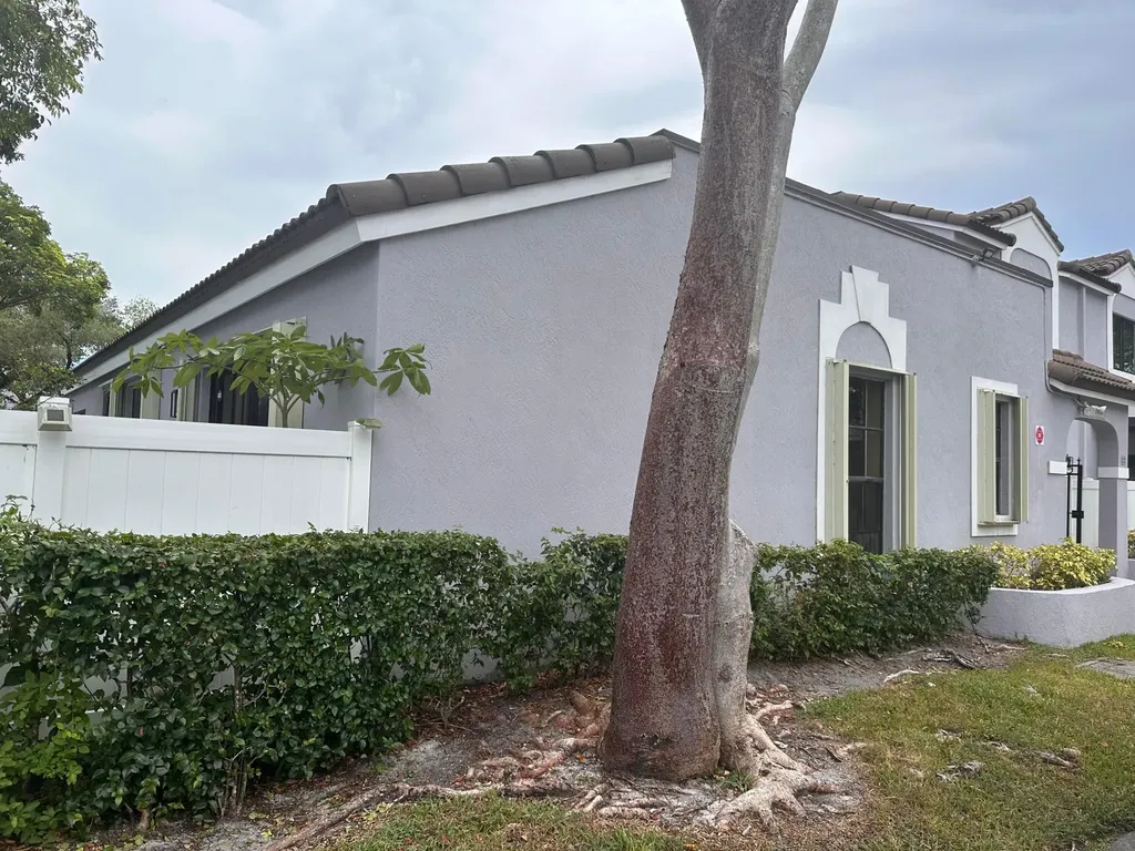 11673 NW 11th Street Pembroke Pines FL 33026