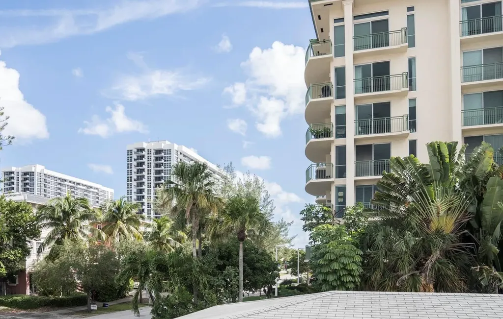 424 N Riverside Drive Pompano Beach FL 33062