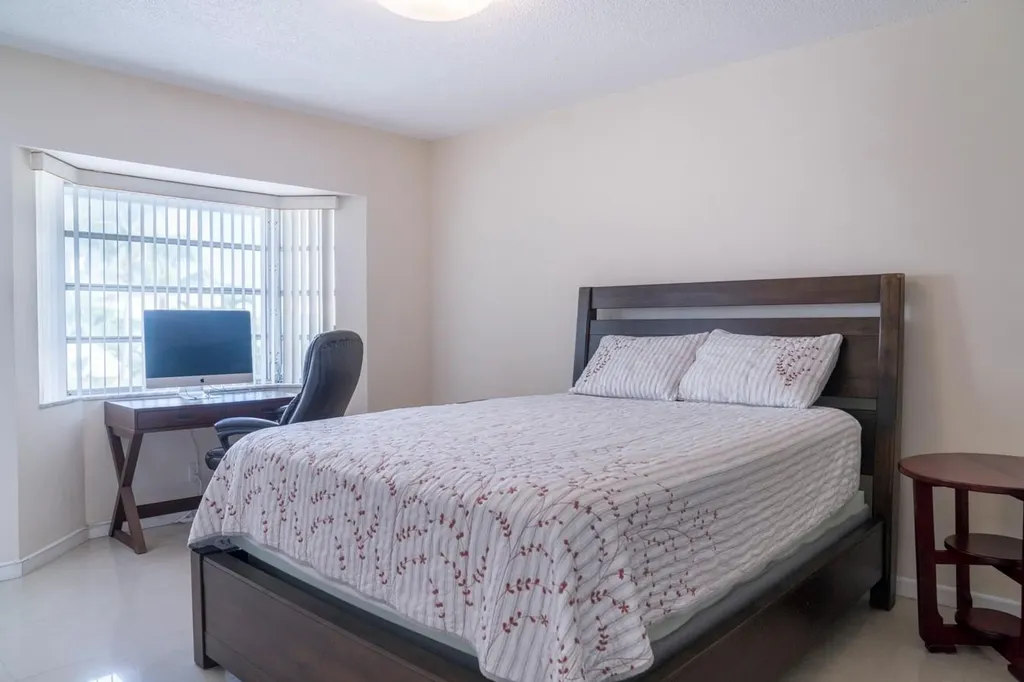 424 N Riverside Drive Pompano Beach FL 33062