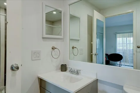 222 Saxony E Delray Beach FL 33446