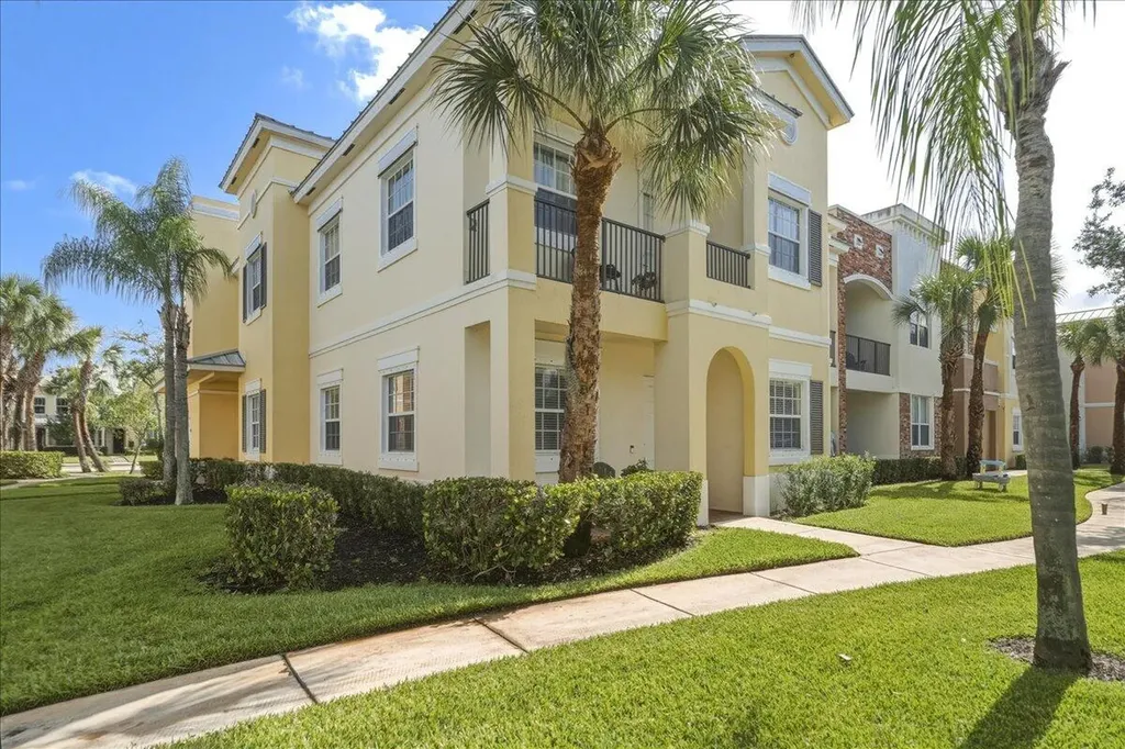 10480 SW Stephanie Way Port St Lucie FL 34987