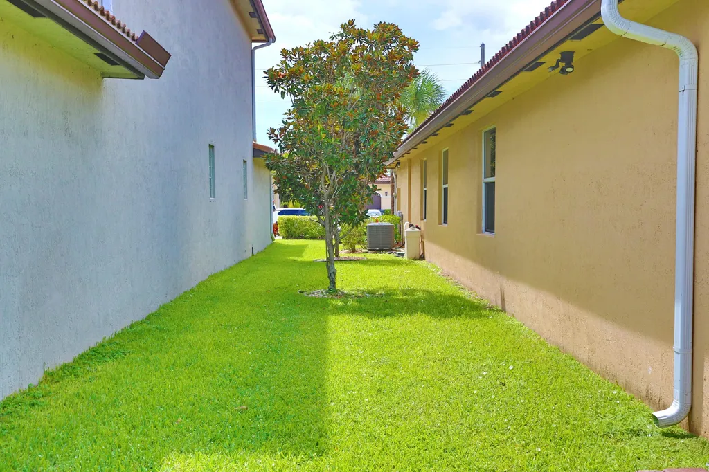 7171 Prudencia Drive Lake Worth FL 33463