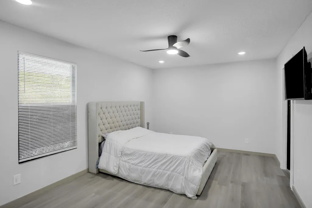 912 S 5th Street Macclenny FL 32063