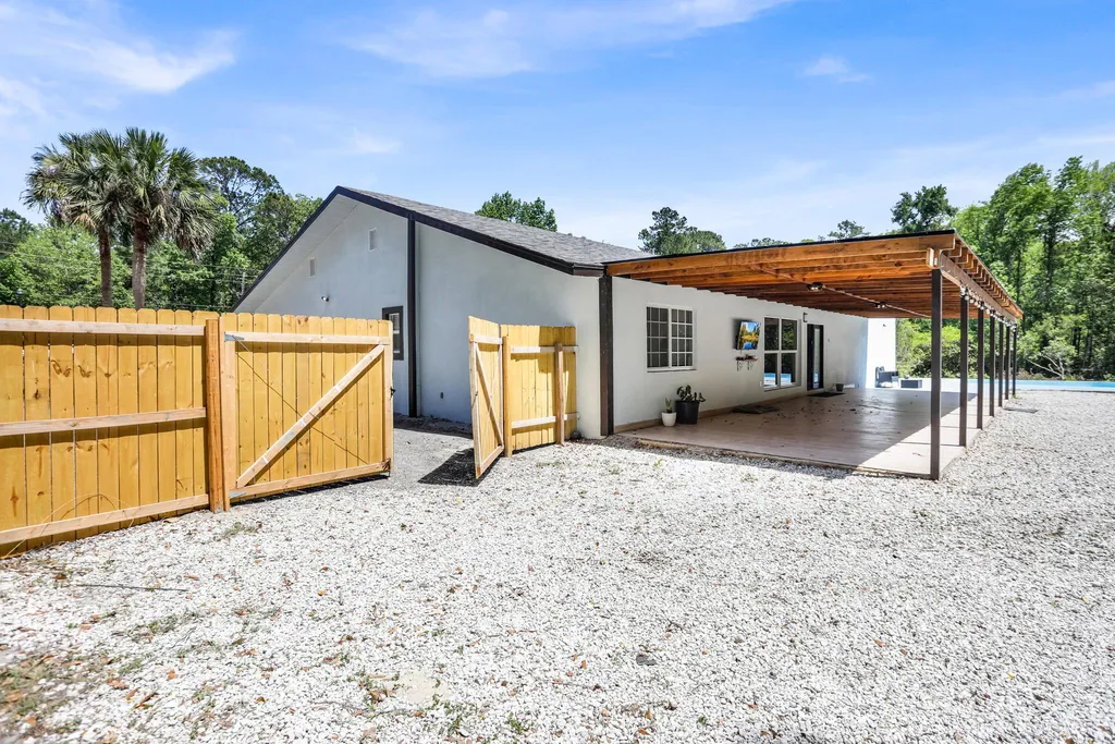 912 S 5th Street Macclenny FL 32063