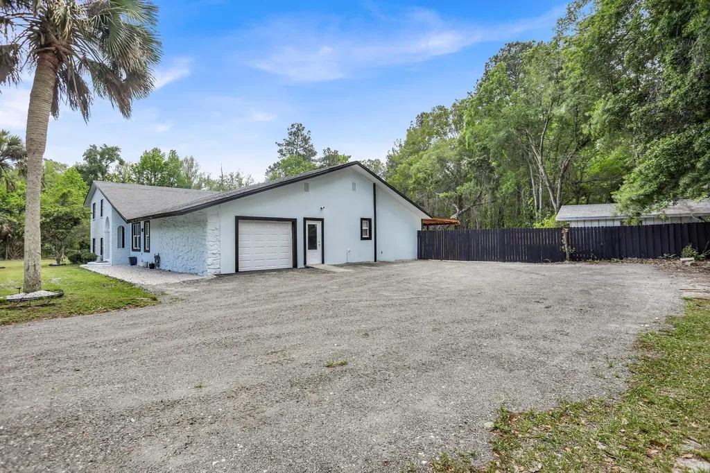 912 S 5th Street Macclenny FL 32063