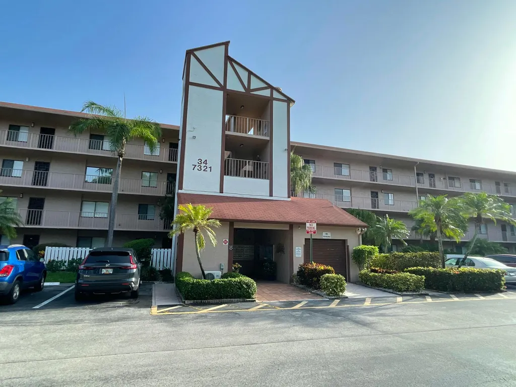 7321 Amberly Lane Delray Beach FL 33446
